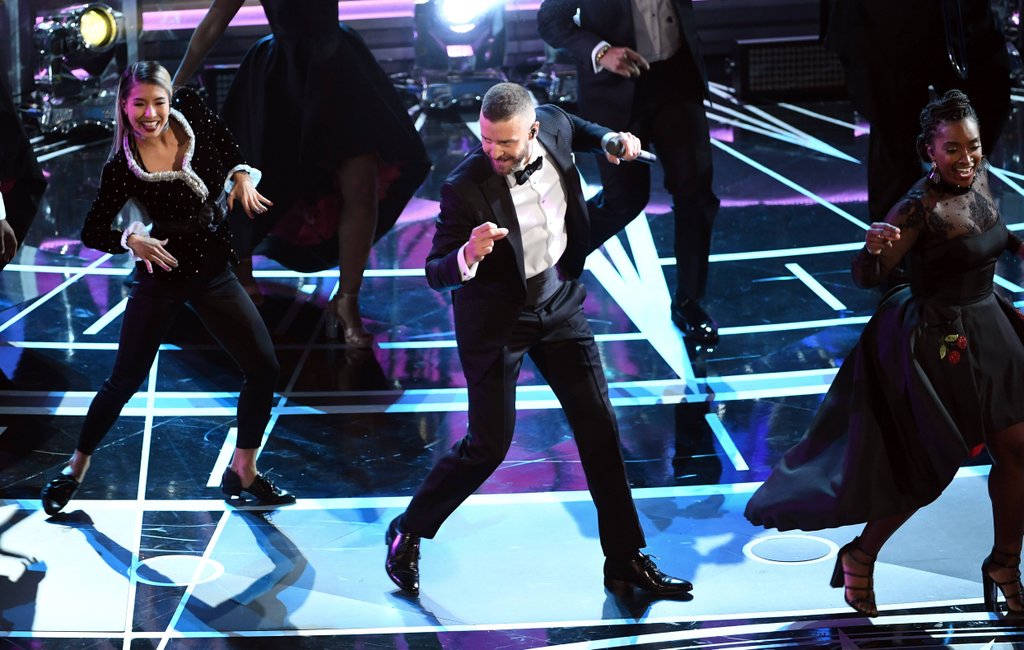 Justin Timberlake performs the opening number at The 2017 Oscars | onetakekate.com