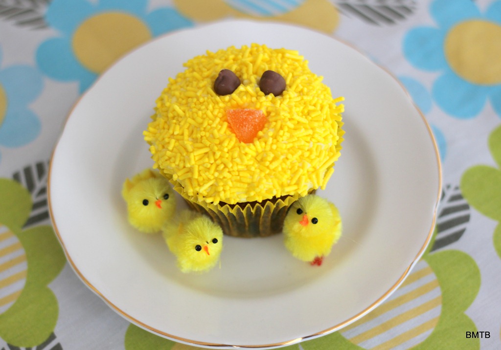 Easter Chicken Cupcakes by Baking Makes Things Better | onetakekate.com
