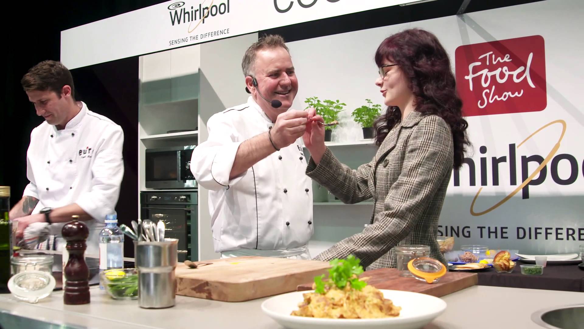 Simon Gault in action at The Food Show. Image via thefoodshownz | ICYMI June 21 | onetakekate.com